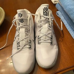 Nike Basketball mens shoes size 11 Kyre Flytrap 4 2020 New without tags